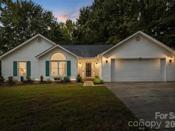 1312 Newfound Hollow Dr, Charlotte, NC 28214