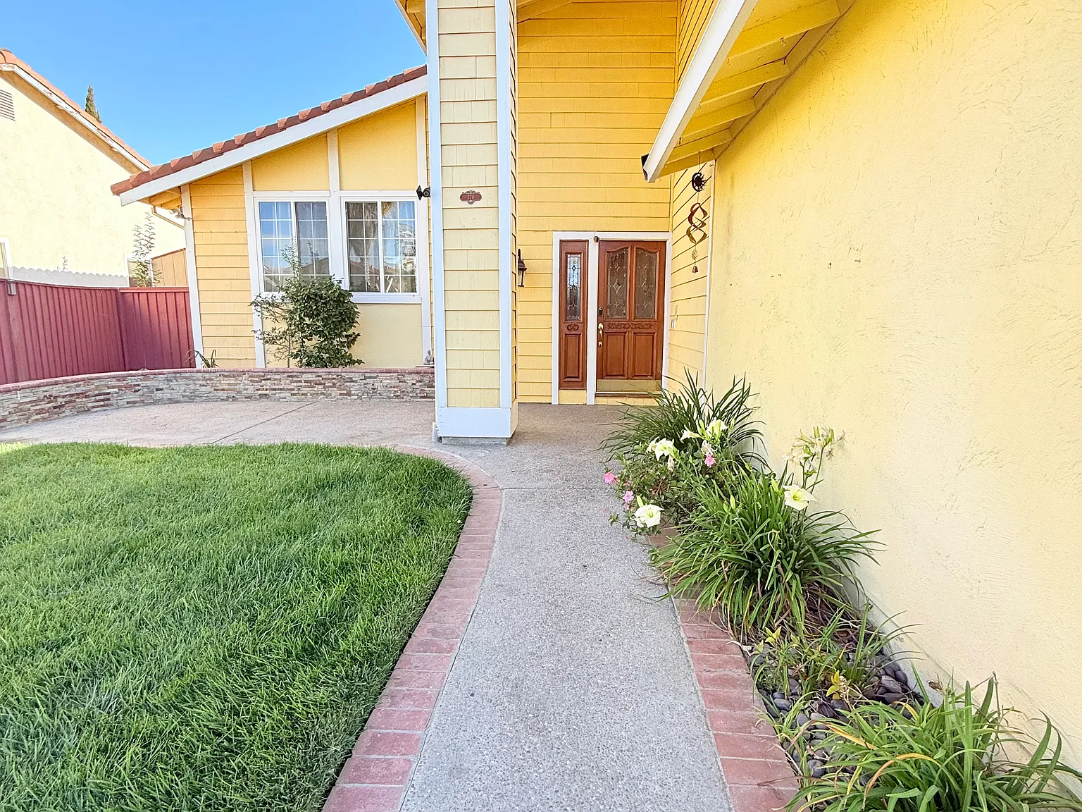 4 bed, 1964 sqft, $5,800 — Photo 2