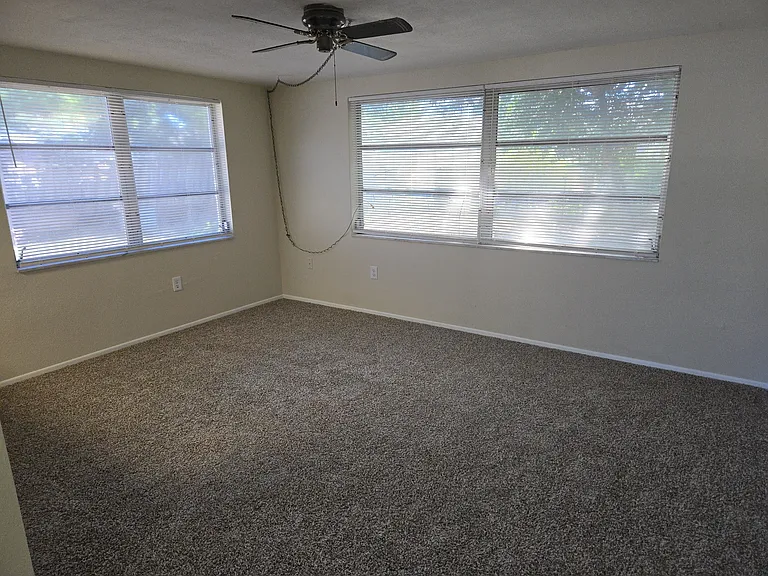 9240 Saint Regis Ln — Photo 6