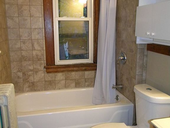 5th image of 742 Buchanan St NE