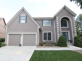 15911 S Stagecoach Dr, Olathe, KS 66062