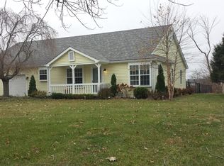 5661 W Beechwood Ln, New Palestine, IN