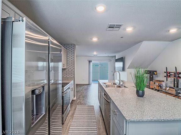 5th image of 12286 Glass Desert Rd #2