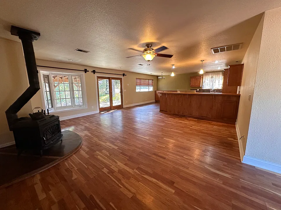15259 Glendale Pines Dr