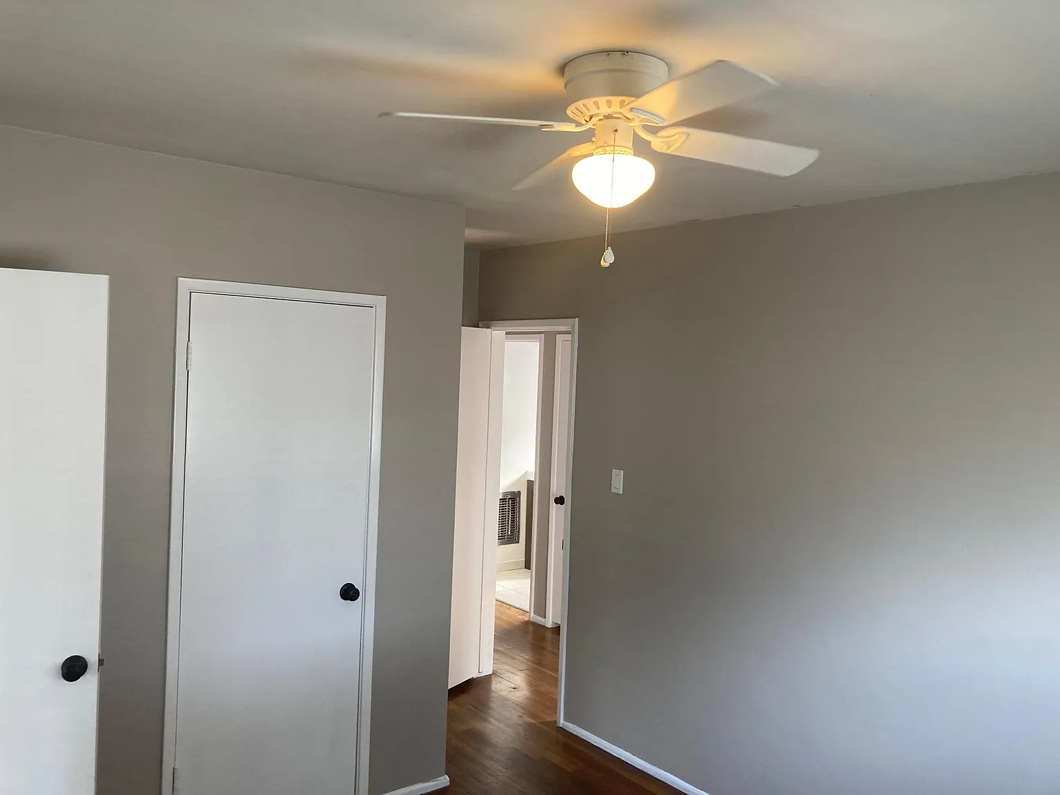 3 bed, 1215 sqft, $4,200 — Photo 2