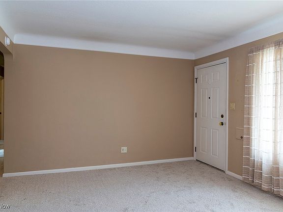 4th image of 11611 Blossom Ave