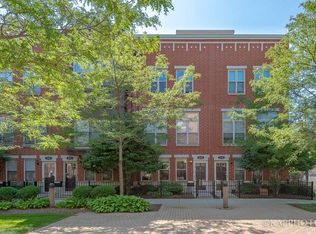 2504 S Calumet Ave, Chicago, IL