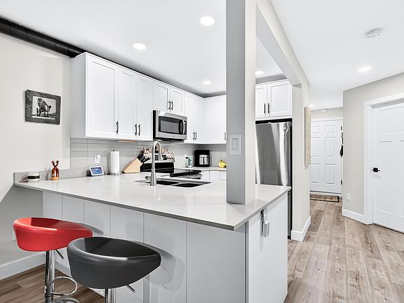 5th image of 11724 225th St #203