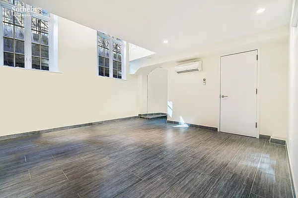 Rented by Sotheby's International Realty | media 40