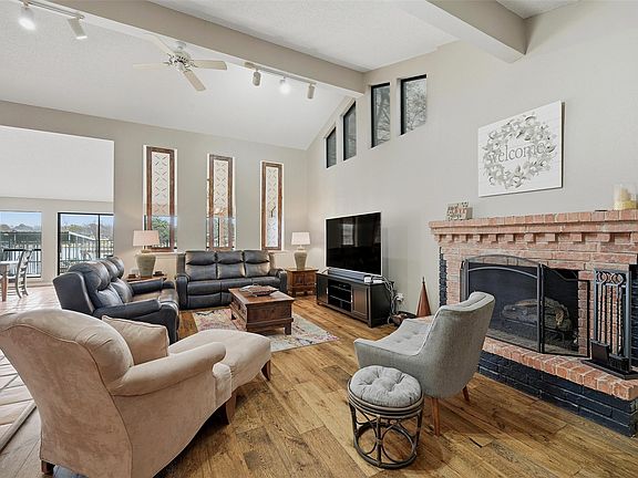 5th image of 140 Blackfoot Trl