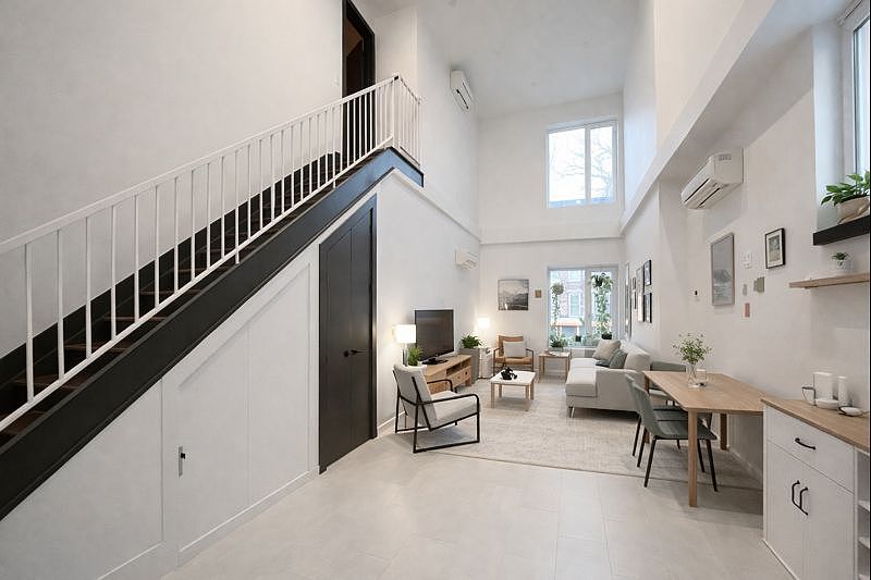 1st image of 118 Tompkins Ave Floor 3