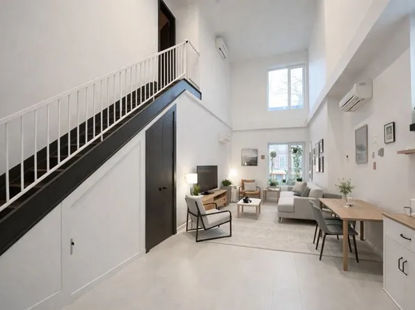 118 Tompkins Avenue image 1 of 11