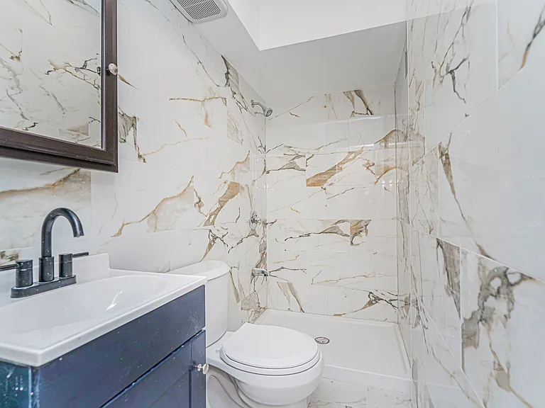 74 Caswell Ave — Photo 4
