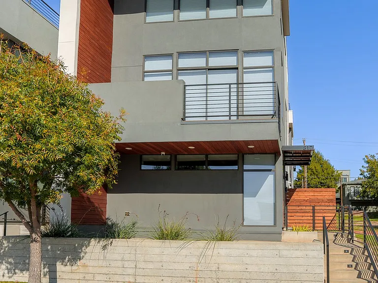 817 NW 6th St — Photo 64