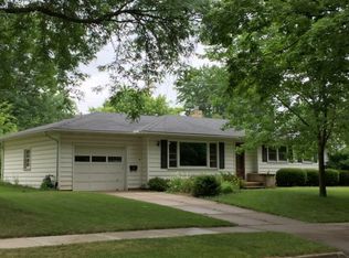 5214 S Hill Dr, Madison, WI 53705