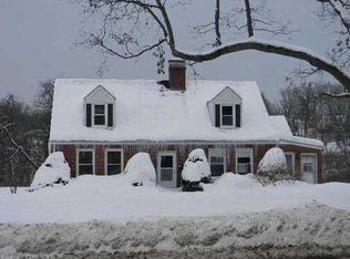 70 Suffield St, Windsor Locks, CT 06096