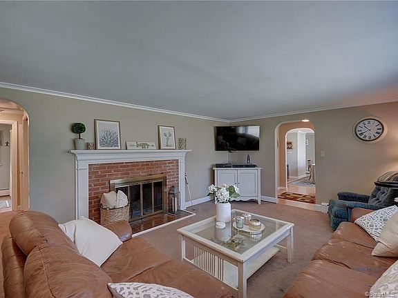 3rd image of 81 Westland St