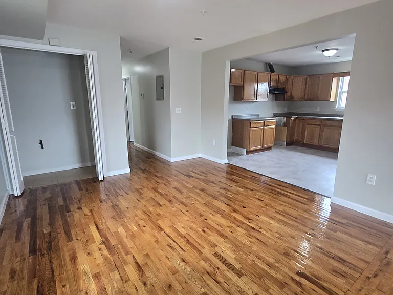 961 Bergen St #G2 — Photo 7