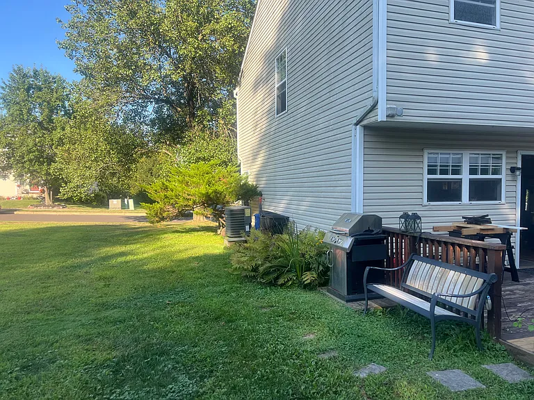 106 Megan Cir — Photo 15