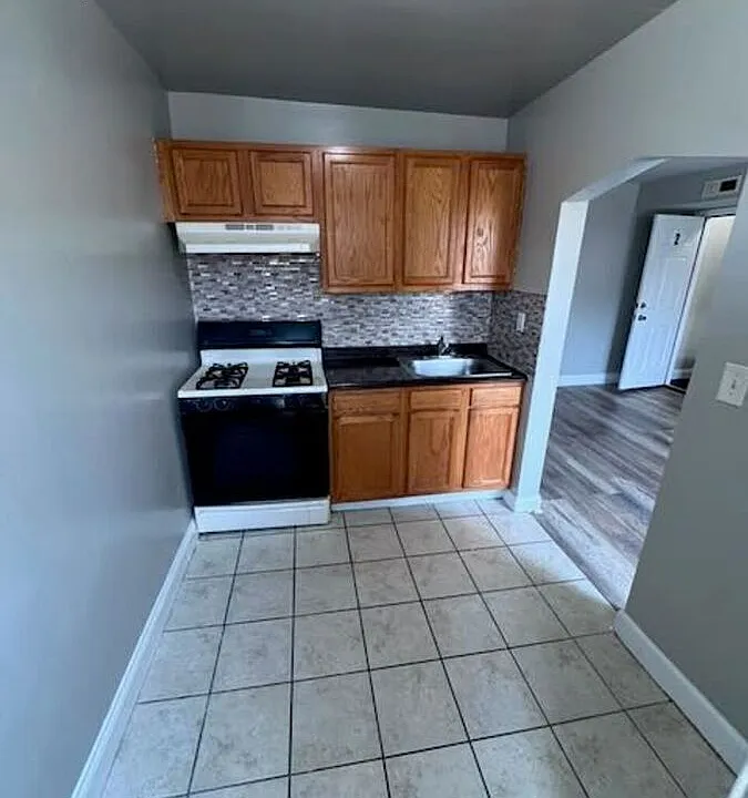 5343 Nelson Ave #2