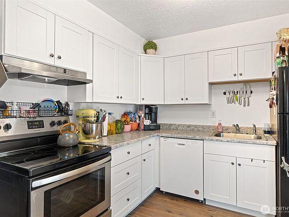 Kitchen - newly renovated