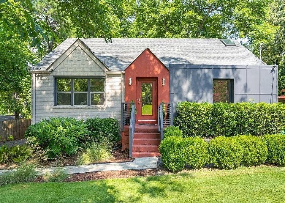 1st image of 1944 Delphine Dr