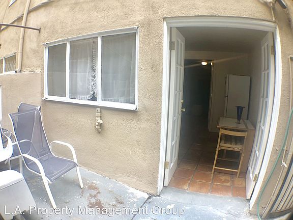3rd image of 1433 N Hayworth Ave APT 18