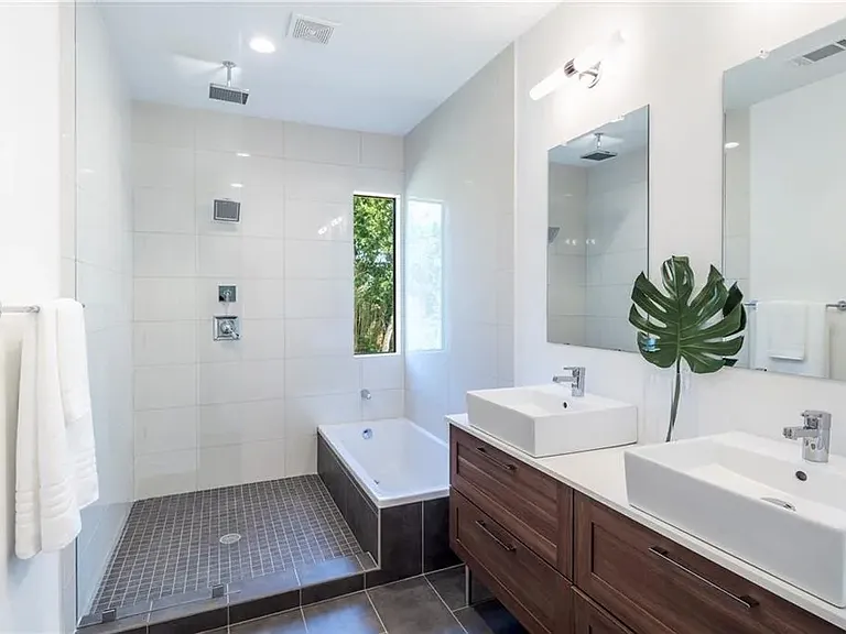 4417 Banister Ln #B — Photo 15