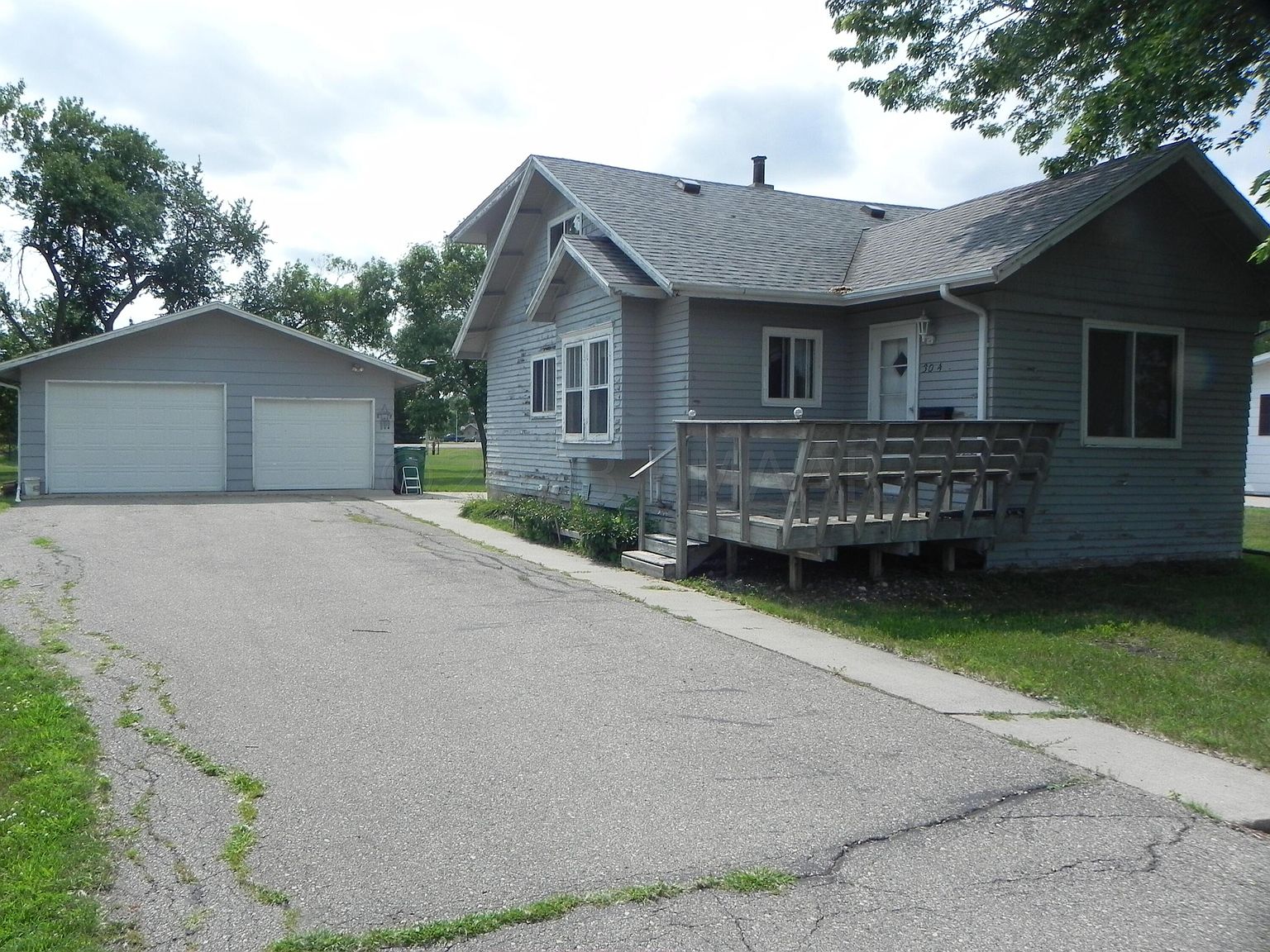 304 Main St, Harwood, ND 58042 Zillow