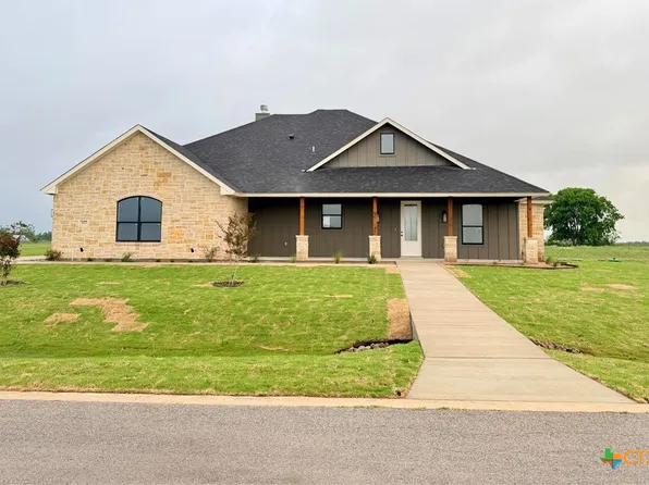 107 Private Road 711, Lott, TX 76656