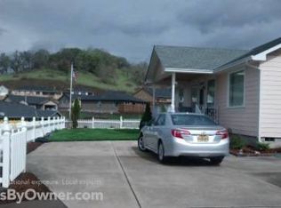 1859 NE Sunset St, Roseburg, OR