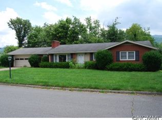 85 Lowell St, Waynesville, NC 28786