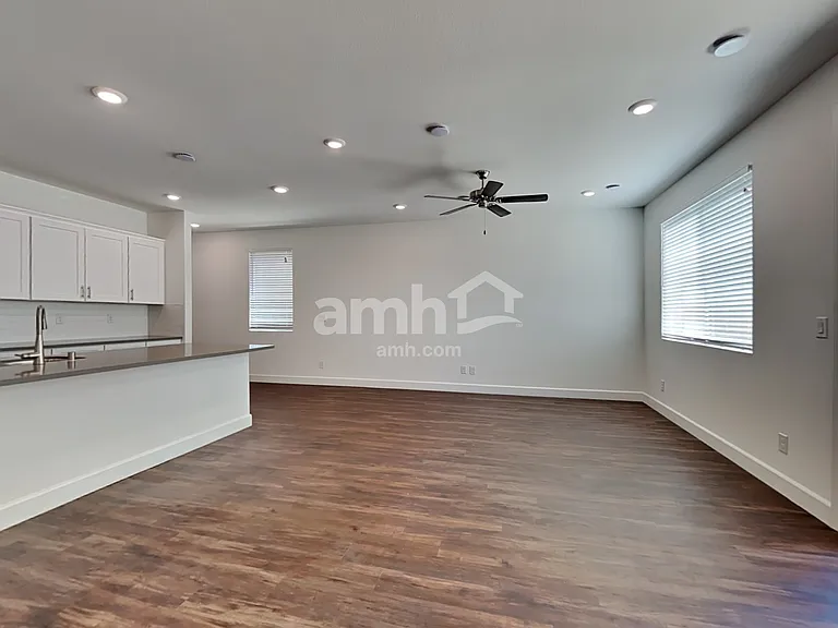 10413 Medusita St — Photo 7