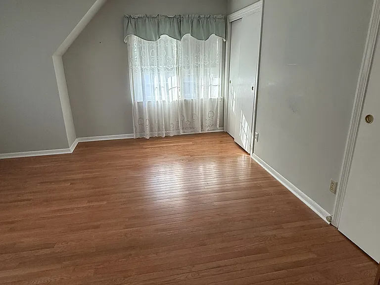 411 East St — Photo 12
