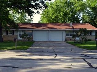 2955 Jauquet Dr, Green Bay, WI 54311