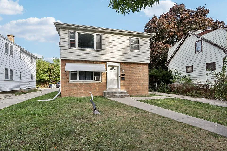 3 bed, 1.5 bath, 1200 sqft, $1,200 — Photo 1