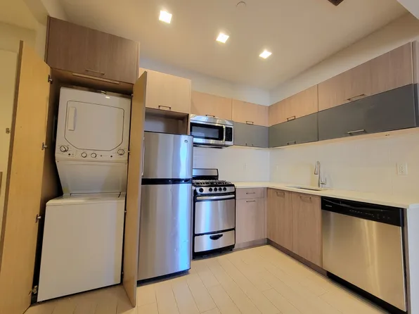 273 West 138th Street image 1 of 7
