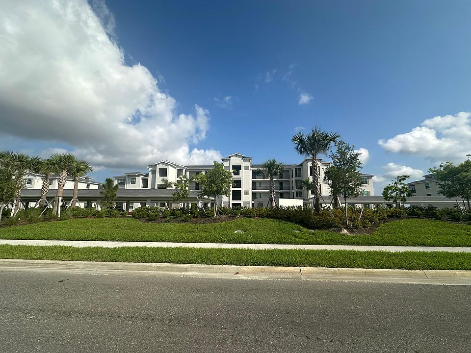 2nd image of 12240 Wellen Golf St #404