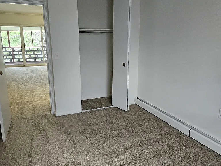 Lake Club Apartments — Photo 42