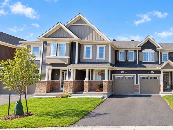 705 Logperch Cir, Ottawa, ON K2J 6K2
