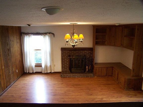 2nd image of 369 Cole Dr