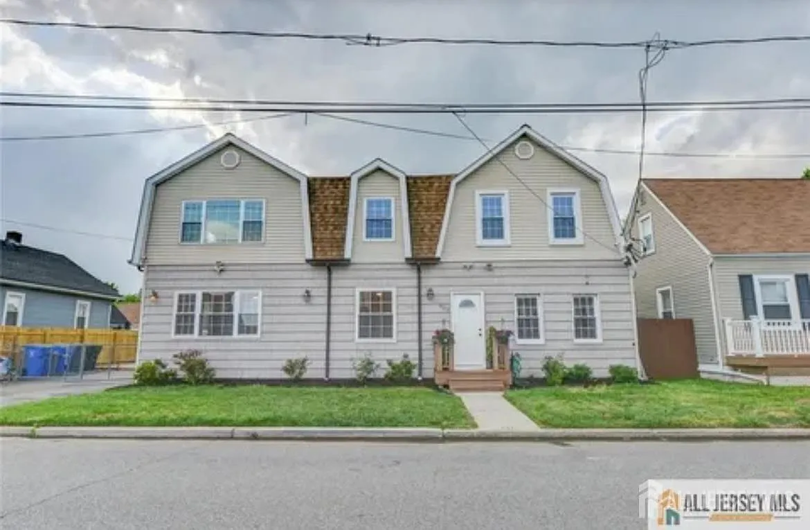 3 bed, 2.0 bath, $3,650 — Photo 1
