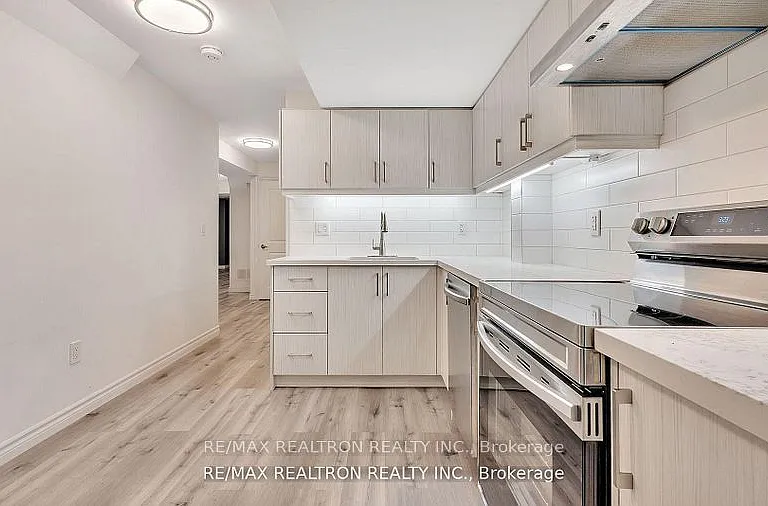 4 Oceanpearl Cres — Photo 18