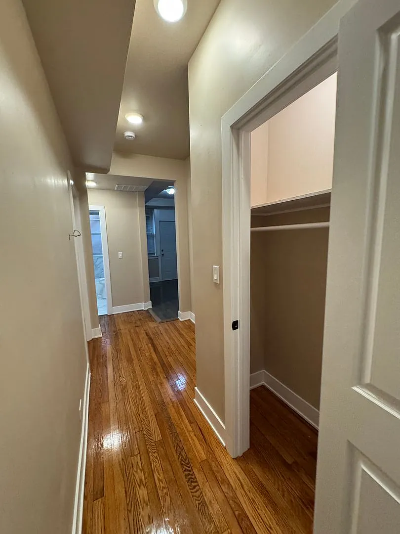 3 bed, $1,300 — Photo 4