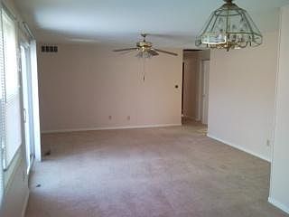 3rd image of 237 Goldengate Dr