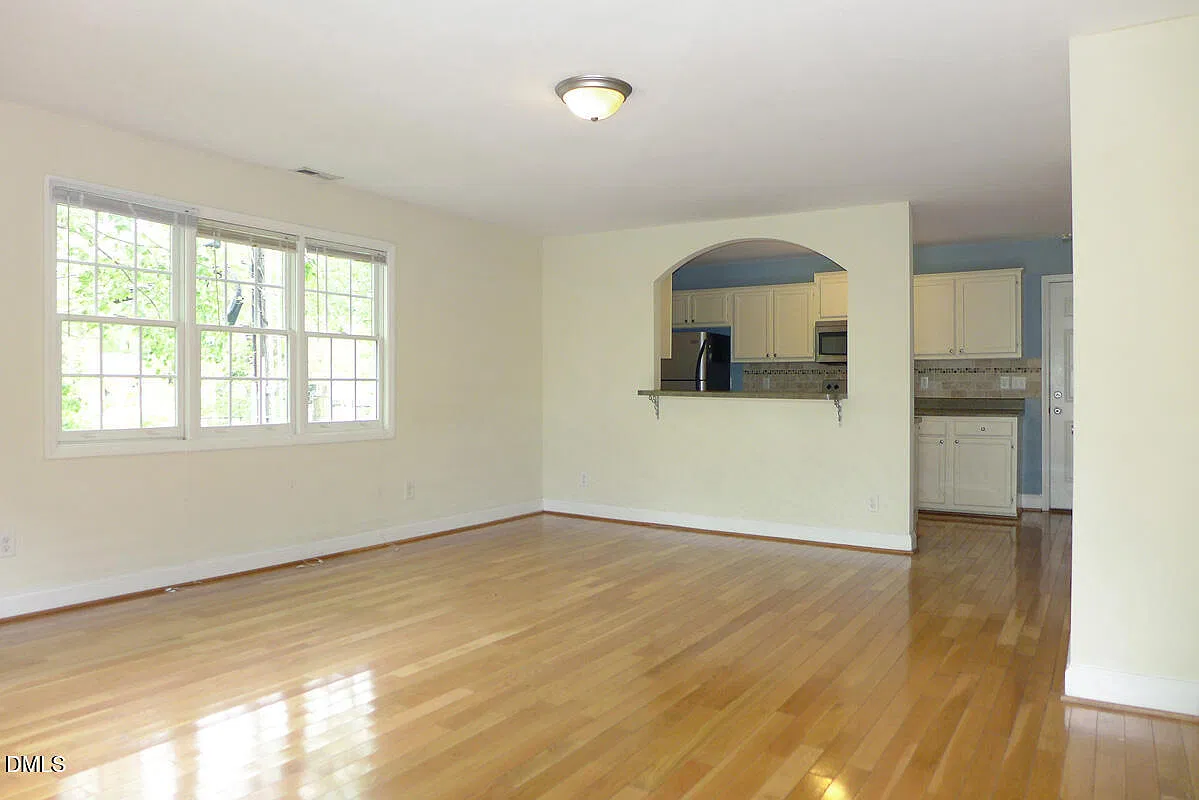3 bed, 2.0 bath, 1120 sqft, $2,450 — Photo 3