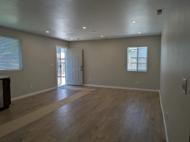 19118 Meekland Ave #B — Photo 30