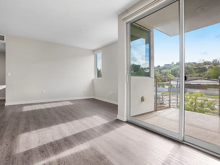 16300 Ventura Blvd #201 — Photo 12