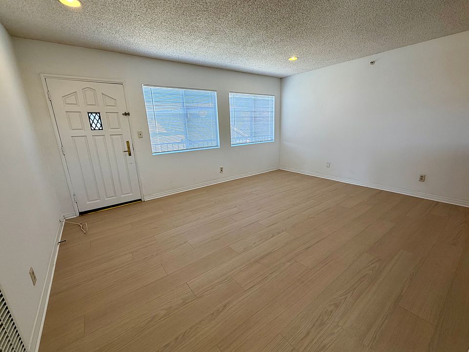 ENTRY DOOR TO LIVING ROOM