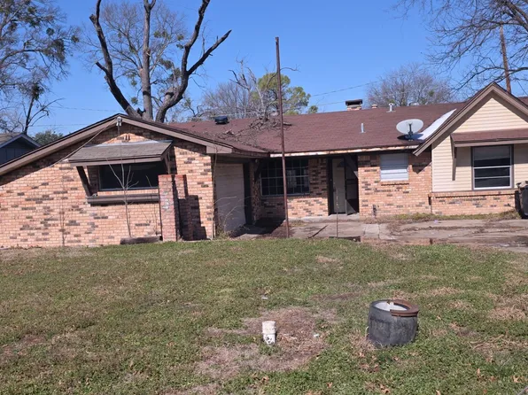 2404 Beverly Dr, Greenville, TX 75402